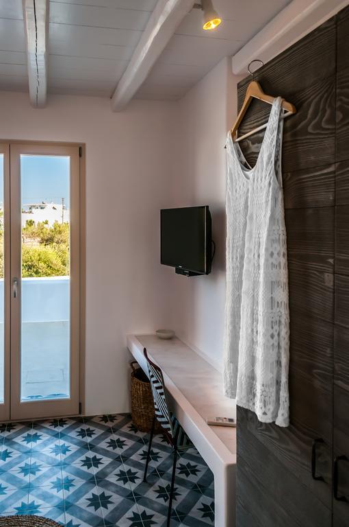 Milia Gi Suites Pollonia Room photo