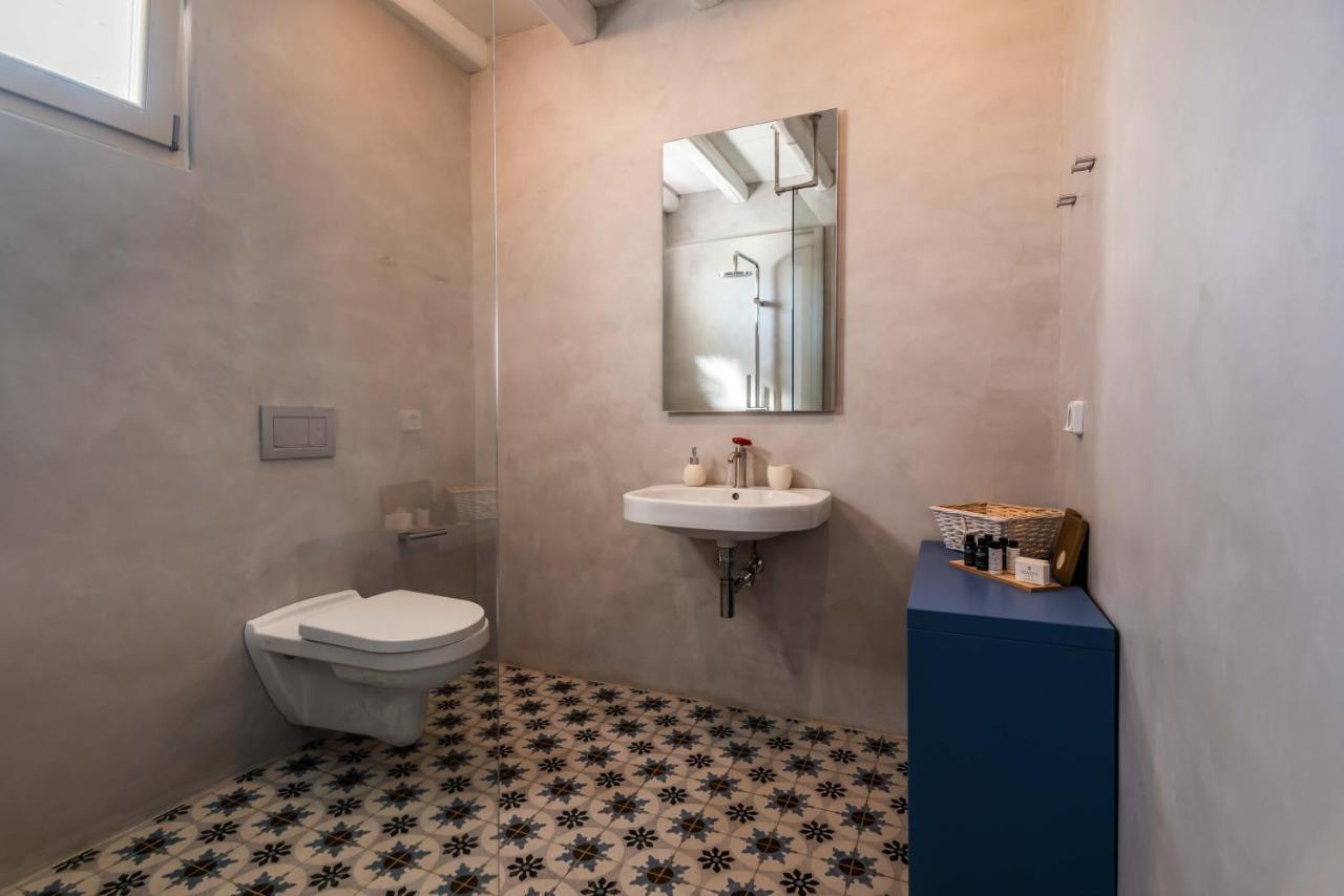 Milia Gi Suites Pollonia Exterior photo